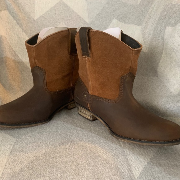 Santa Fe Boot Tan Leather & Suede Ankle Cowboy Boot - Picture 2 of 9